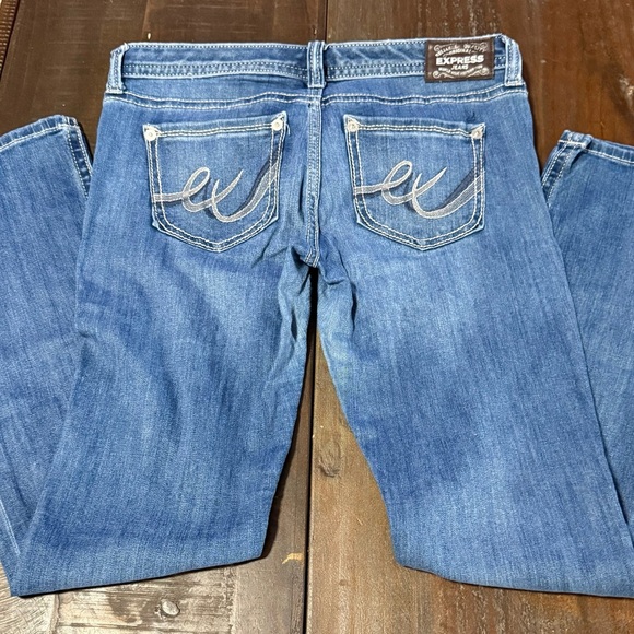 Express Barely Boot Low Rise Stretch Jeans Women’s Size 8R Medium Wash EUC - Picture 5 of 5